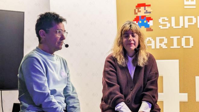 Jordi Cruz y Laura Fernández celebran los 40 años de Super Mario Bros.