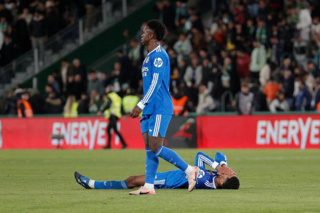 Vinicius y Bellingham ante el Elche (EFE)