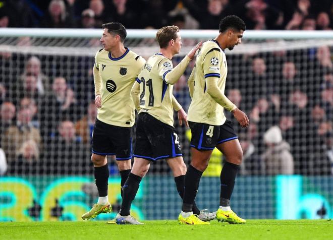 Expulsión de Ronald Araújo en el Chelsea - Barcelona (Foto: CordonPress).