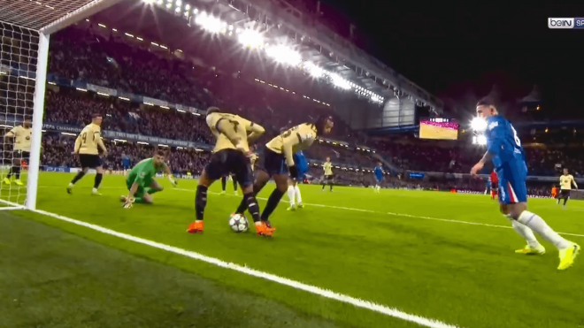 El lío entre Koundé y Ferran Torres en el Chelsea-Barça.