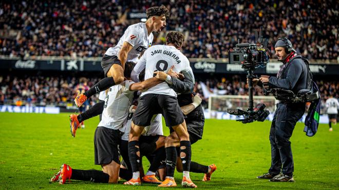 Hugo Duro analiza su gol. (Foto: VCF)