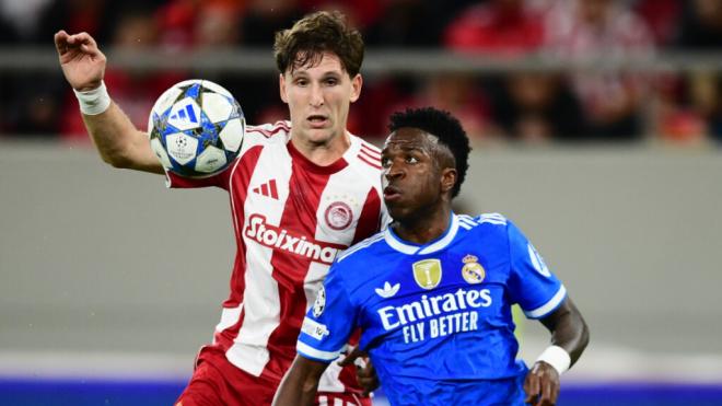 En directo, Vinicius Jr durante el Olympiacos-Real Madrid (foto: Europa Press).