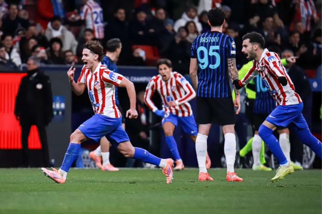 Julián Álvarez celebra un gol en el Atlético-Inter (Foto: Cordon Press).