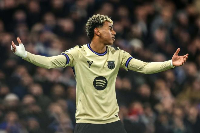 Lamine Yamal se lamenta en el Chelsea-Barça (Foto: Cordon Press).