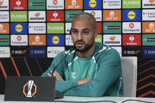 Amrabat, en sala de prensa (Foto: Kiko Hurtado)