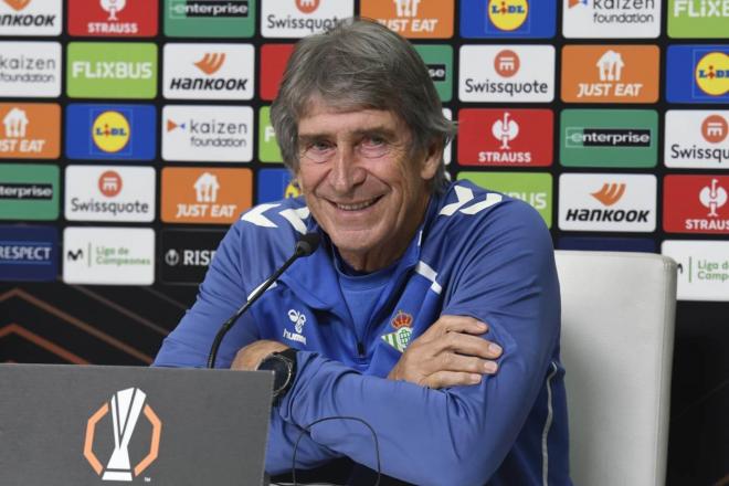 Manuel Pellegrini, en sala de prensa (Foto: Kiko Hurtado)