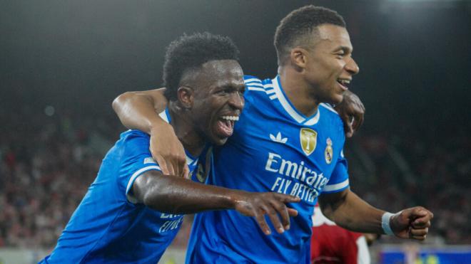 Vinicius y Mbappé celebrando un gol con el Real Madrid (Europa Press)