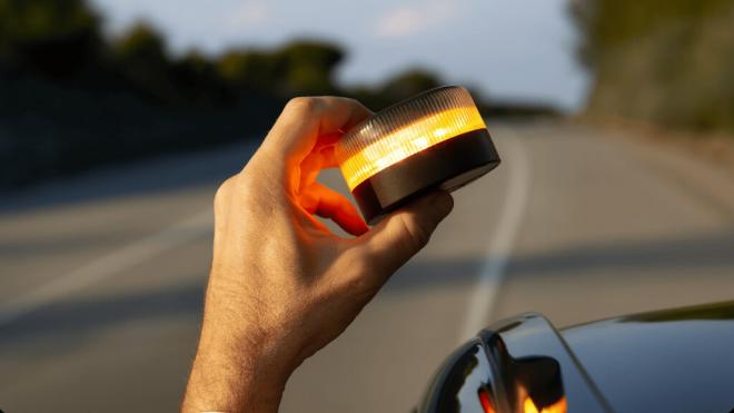 La nueva baliza de la DGT