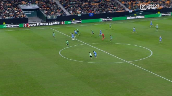 Miguel Rodríguez marca un golazo. (Foto: Ziggo Sport)