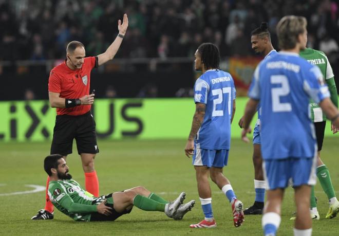 Isco Alarcón, lesionado ante el Utrecht (Foto: Kiko Hurtado).