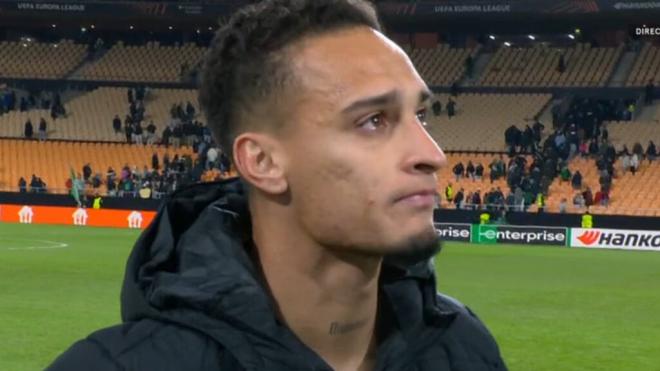 Antony, emocionado ante las cámaras.