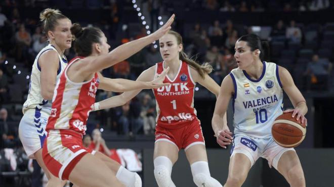 Valencia Basket termina con victoria la primera fase de la EuroLeague Women (81-58)