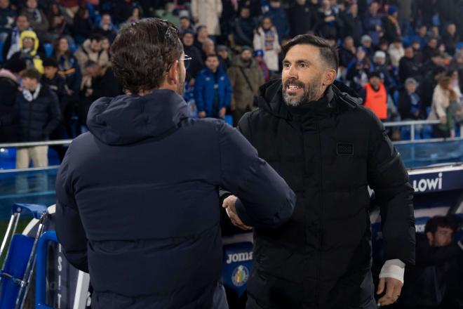 Saludo entre José Bordalás y Eder Sarabia antes del Getafe-Elche (Foto: LALIGA).