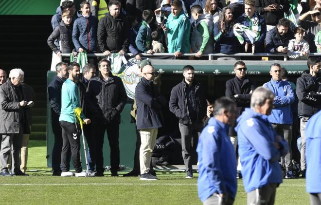 Isco, en muletas, en el entrenamiento del Betis (Foto: Kiko Hurtado).