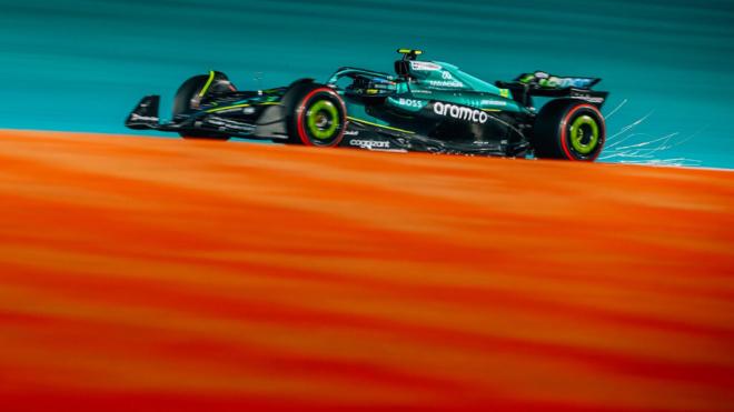 Fernando Alonso, en Qatar (Foto: Aston Martin).