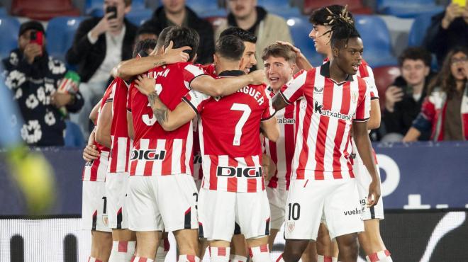Gol muy festejado de Robert Navarro en el partido frente al Levante UD (Foto: Athletic Club).