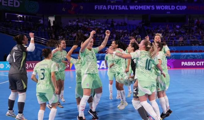 Italia celebra la remontada ante Irán en el Mundial (Foto: FIFA).