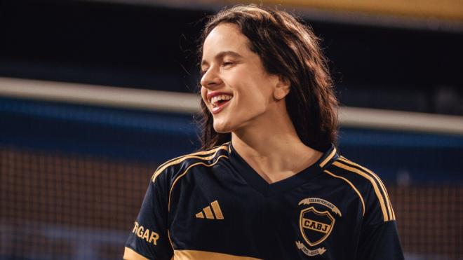 Rosalía en su visita a La Bombonera ('X' Boca)