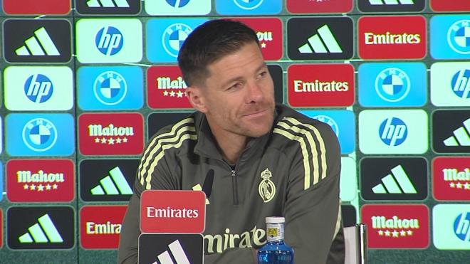 Xabi Alonso, en sala de prensa con el Real Madrid.