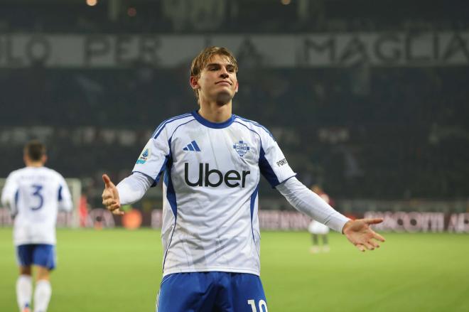 Nico Paz celebrando un gol en la Serie A (Cordon Press)