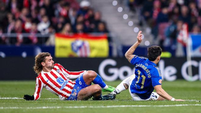Griezmann y Colombatto en el Atleti-Oviedo (Cordon Press)