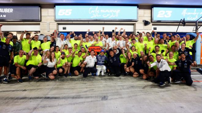 Carlos Sainz, celebrando su podio en Qatar (Foto: Williams Racing).