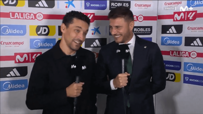 Las risas de Jesús Navas y Joaquín antes del derbi.