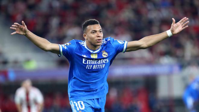 Mbappé celebra un gol con el Real Madrid (Cordon Press)