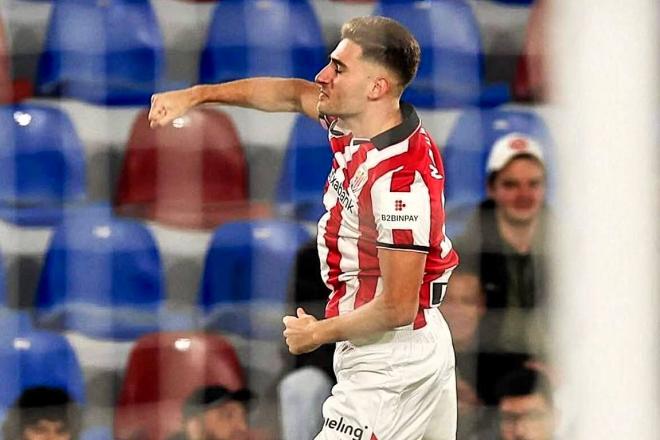 Gol de Robert Navarro frente al Levante UD antes de lesionarse en el tobillo (Foto: Athletic Club).