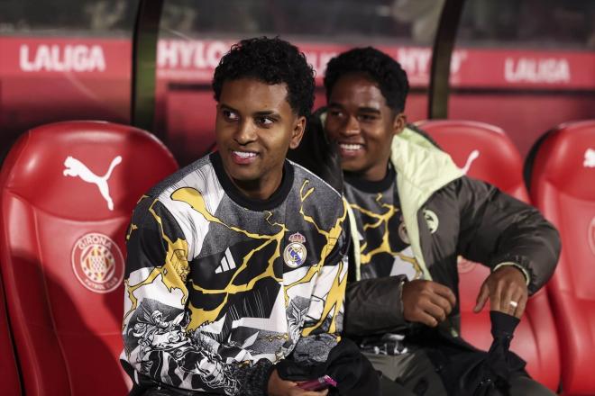 Rodrygo, en el banquillo del Real Madrid en Girona (Foto: Europa Press).
