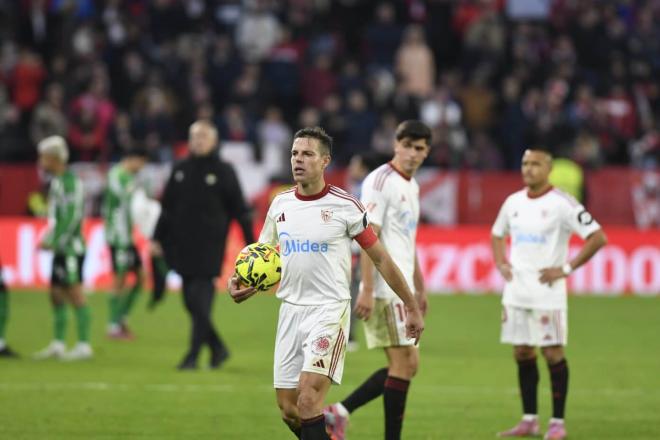 Azpilicueta, en el derbi Sevilla-Betis (Foto: Kiko Hurtado).