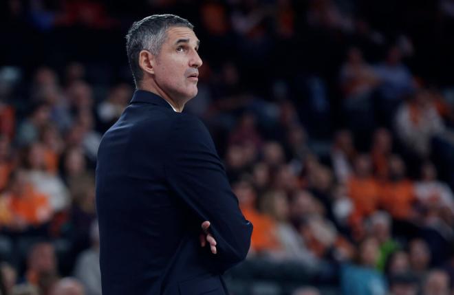 Valencia Basket saca adelante una dura batalla ante CAB Estepona (82-74)