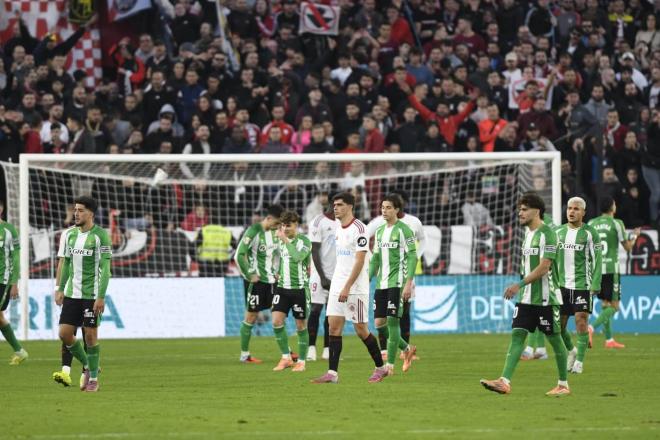 La secuencia de la suspensión del derbi (Foto: Kiko Hurtado)