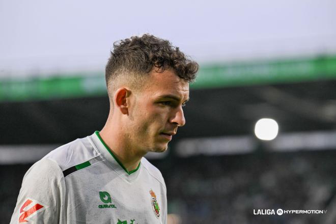 Iñigo Vicente en el Racing-Éibar. (Foto: LALIGA)