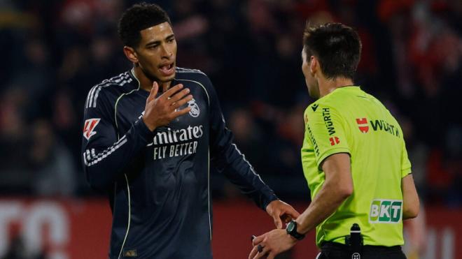 Jude Bellingham y Ricardo de Burgos Bengoetxea (Foto: Cordon Press)