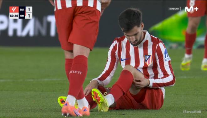 Álex Baena, lesionado ante el Barça (Captura de Movistar)