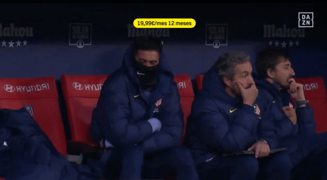 Juan Musso combate el frío en el Metropolitano. (Foto: DAZN)