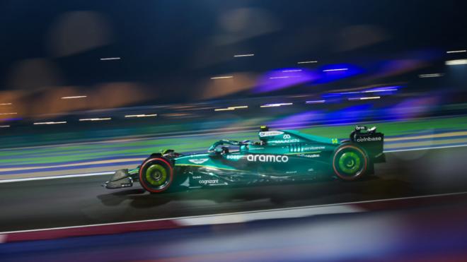 Fernando Alonso corriendo en un GP de Fórmula 1 (Europa Press)