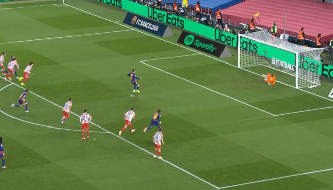 El penalti fallado de Lewandowski ante el Atleti (Captura de Movistar)