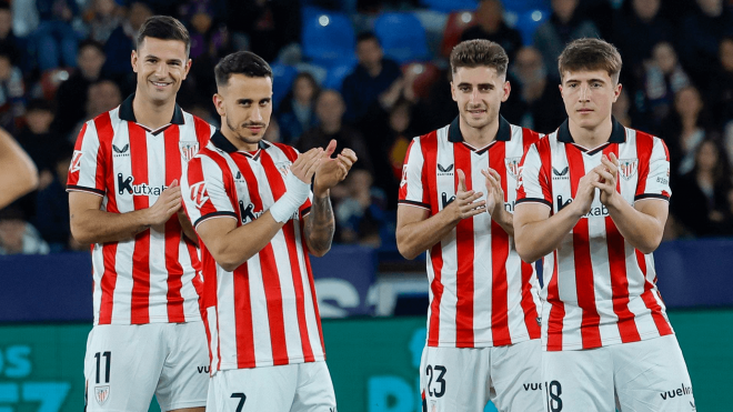 Los jugadores del Athletic, ante el Levante (Foto: Athletic Club).