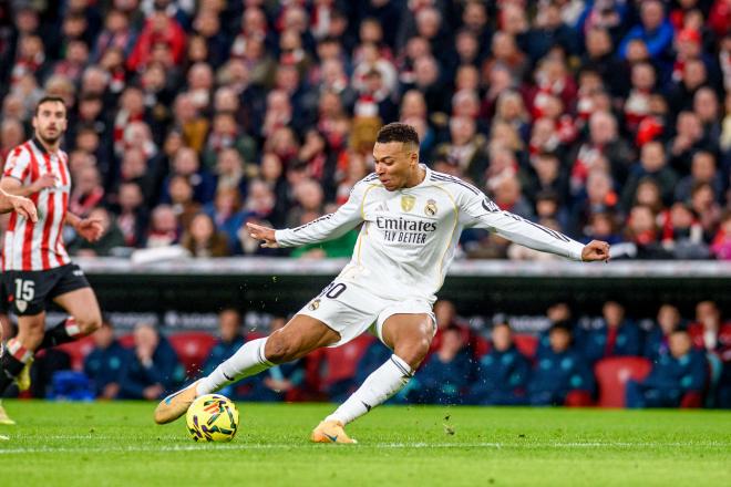 Mbappé en su gol en San Mamés (Foto: EFE)