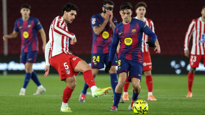 Cardoso y Pedri en el Camp Nou (Europa Press)