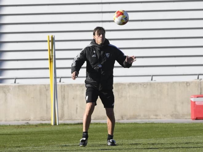 Matías Almeyda, en el entrenamiento de este miércoles (Foto: Kiko Hurtado).