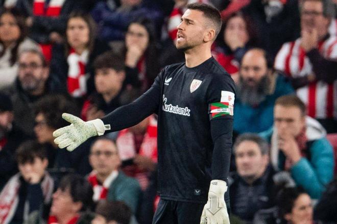 Gesto de Unai Simón en San Mamés ante el Real Madrid (Foto: Athletic Club).