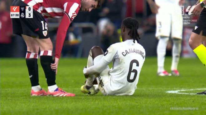 Eduardo Camavinga, lesionado en San Mamés (Captura de DAZN)