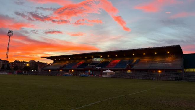 Estadio Adolfo Suárez, Ávila (Foto: @RealAvilaCF)