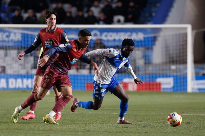 Jugada del Sabadell-Dépor (FOTO: Cordón Press).