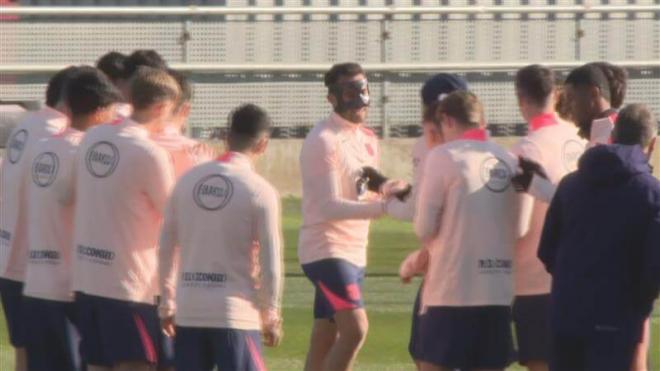 Eric García, rodeado de compañeros (Foto: ElDesmarque)