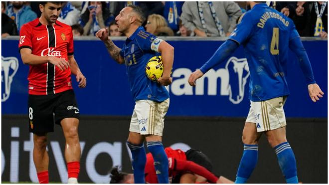 La expulsión a Santi Cazorla. (EFE)