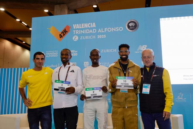Atletas Maratón Valencia 2025